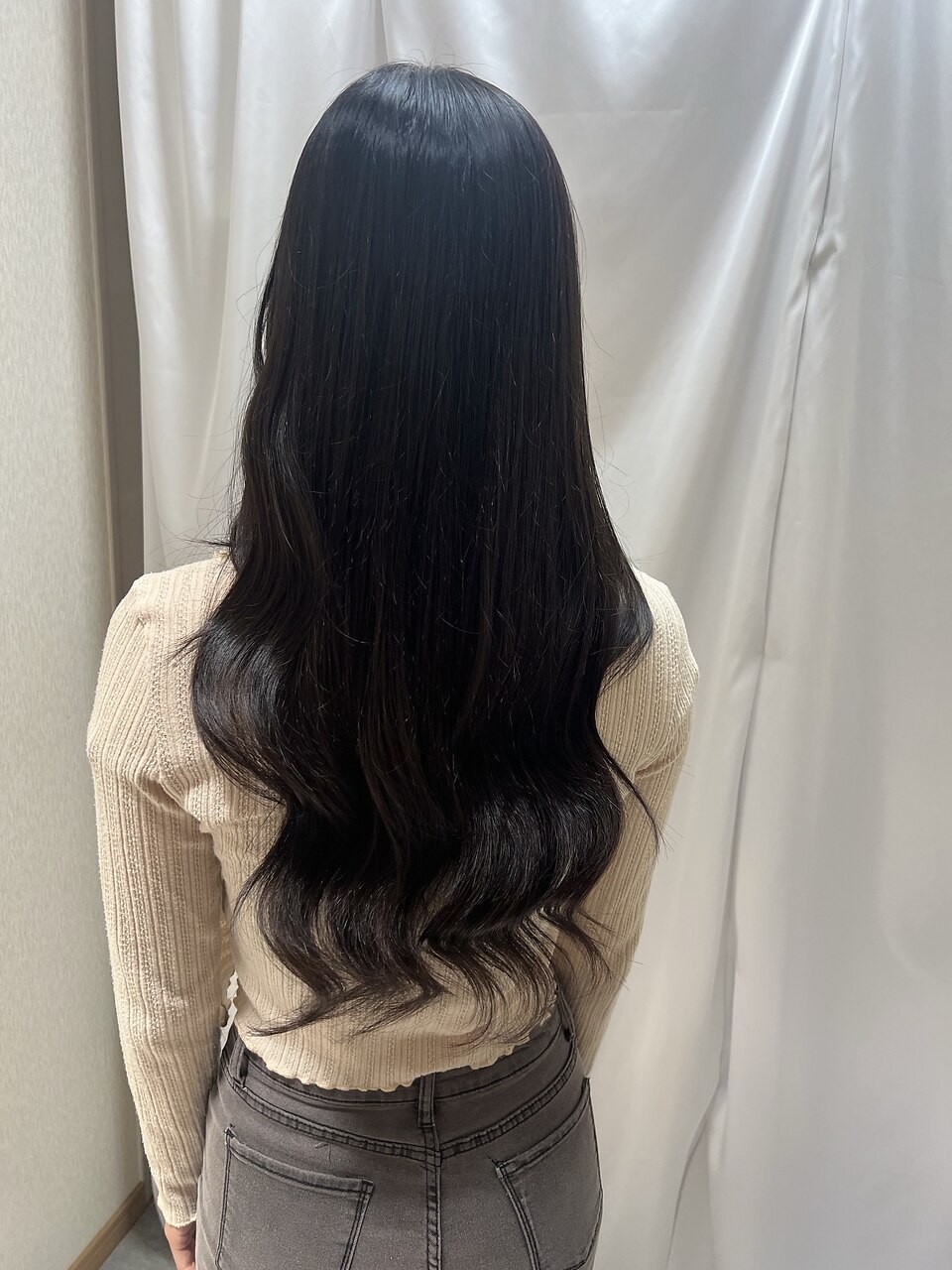 1/90シールエクステ　黒髪ロングに！ シールエクステで黒髪ロングヘア ブロンドのインナーカラーも