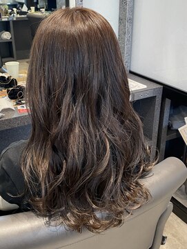 オーバームーン 学園の森店(OverMoon) ロングヘアスタイル