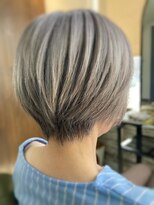 モニカ ヘア(MONIKA HAIR) グレイヘアボブ