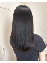 ロッカ(ROCCA) 暗髪艶ストレートセミロング