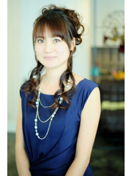 ココティエ (COCOTIER) 上品なハーフアップ☆