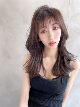 フラッグ ヘアー 天神西通り店(Flag HAIR) 軽めパッツンの前髪大人レイヤーイルミナカラー