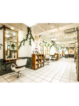 ＼指名予約多数！／女性目線ならではの提案で"キレイ"が叶う、繊細なご要望を汲み取ります◎