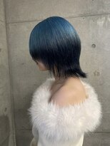 オーオシカシカスペース(OOO YY Space)&nbsp;ルーツカラー/グラデーションカラー/ウルフカット/ブリーチ/水色