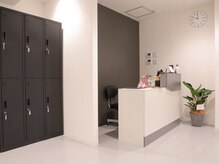 リノア(Lino'a)の雰囲気（入店されたらロッカーにお荷物をお預けください！）