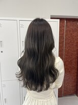 ヌーヴェル(nouvelle)&nbsp;オリーブグレージュ×ウェーブスタイル