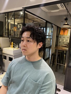 フランクスバーバーザスタンド(Frank’s barber the stand) サーフカール/スパイキーショート/ブルーブラック/飯田橋