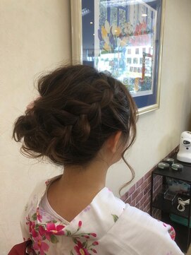 美容室 シャルドン 柔らか三つ編込みサイドアップ