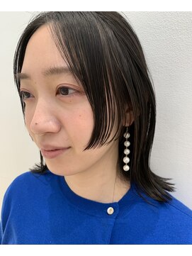 バズ(BUZZ) 伸ばしかけ外ハネbob×顔まわりcut