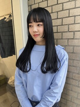 シイ(SIE) 顔まわりデザイン、ミディアムヘア