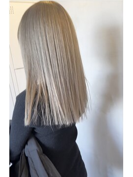 アンベリール 大名(Embellir) ホワイトベージュ