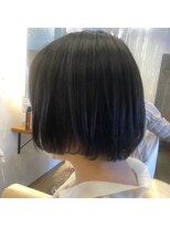 モック(moc)&nbsp;女性らしいミディアムボブスタイル