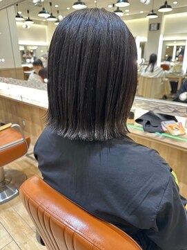 オリーブスバイネオリーブ(Olive's by neolive) ボブルフ_ネビージュ_小顔_ワンレン_黒髪_白髪ぼかし_前髪