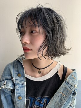 エイルミヤザキ(Ail Miyazaki) 切りっぱなしボブ× グレージュ