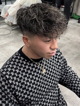 イーラ(era) 前下がりスペインカール平巻きスパイラルパーマメッシュ