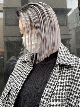 ヌエン 渋谷(NU/EN) 春のトレンド外国人風バレイヤージュとホワイトパールのボブ