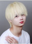 ブロンド長めマッシュ