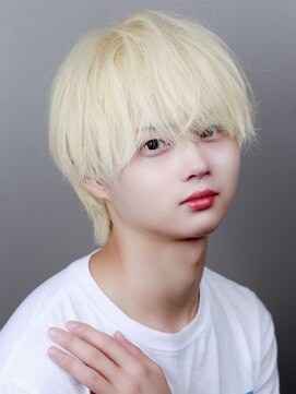 リップス 栄(LIPPS) ブロンド長めマッシュ