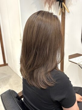 ルイ(ROUIS produced by LUCK 津田沼) ROUIS 津田沼 レイヤー×ミルクティーベージュ