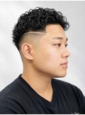 カーリーパーマ×スキンフェード｜男前ヘア