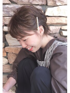 エレナ(Helena) ゆるふわ大人ショート