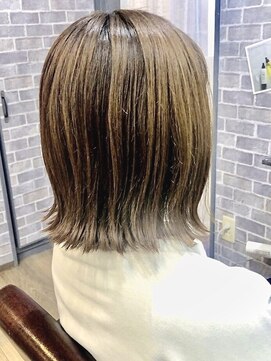 サロンドクロエ(Salon de Chloe) 《Chloe/倉敷》 切りっぱなし×外ハネ×ボブ×ベージュ色