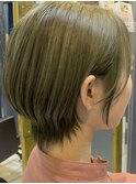 耳かけショートボブ&オリーブグレージュ