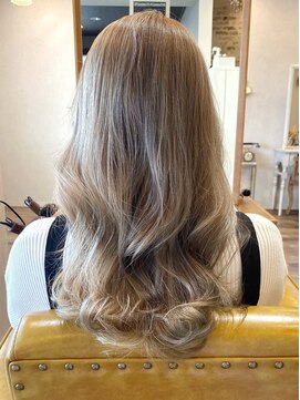 レガロヘアーデザイン(Regalo hair design) レガロ☆ハイライト入りミルキーグレー×レイヤーロング☆