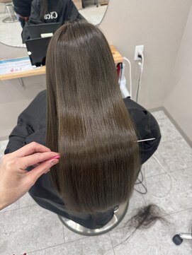 シカ 神戸三宮元町店(Cica) オリーブベージュ ブリーチなし ダブルカラー 三宮 髪質改善