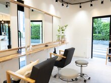 イーエム 自由通り店(e.m.)