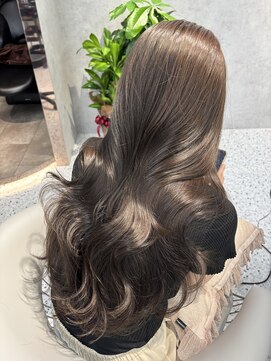 ロール 博多(Role) ミニウルフ髪質改善縮毛矯正酸性ストレートレイヤーカット/博多