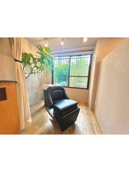 癒しの極上ヘッドスパで、髪も心も癒されませんか？頭皮の汚れをすっきり落とし、健康的な美が手に入る♪