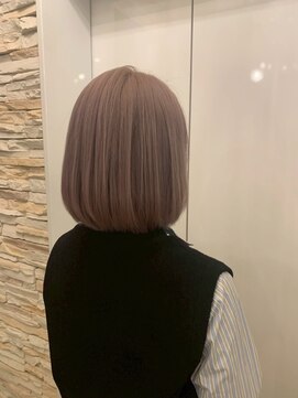 ジュリアンマーラ(Julien Mara) 切りっぱなしボブ/くすみピンク/透明感/愛されショート/小顔ヘア