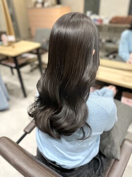 フィエルウメダ(Fier umeda) ◎大人可愛いダークグレージュカラーで透明感たっぷりツヤ髪◎