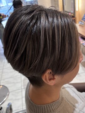 マイノリティー(Minority Produced By TOPHAIR) 白髪ぼかしショートバレイヤージュ グレーアッシュ