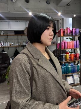 ウーフ(U-fu) ボブショート ぱっつんボブ 前下がりボブ モードボブ