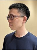 黒髪ビジネスベリーショートフェードスタイル