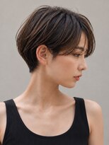 サーカス バイ ビュートリアム 青山(CIRCUS by BEAUTRIUM)&nbsp;丸みハンサムショート｜前髪長めの大人ショート