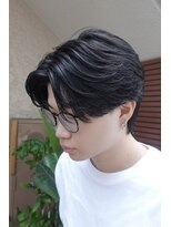 ニカ(NIKA) 韓国風センターパート/毛流れパーマ