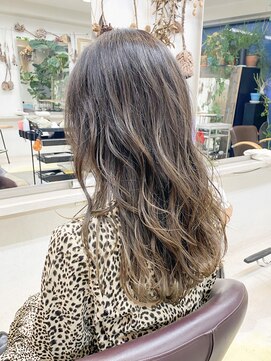 リブロ 三軒茶屋(LIBRO) ベージュ系グラデーションバレイヤージュロング