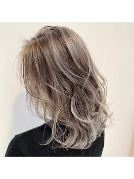 カルラ(Karra) アッシュブラウンハイライト