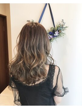 美容室 メザミー MESAMIES 20代30代40代50代☆大人可愛いグラデーション×ブリーチカラー