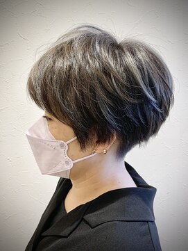 ヘア アンド フェイス トコ(Hair&Face toco) 【2024年冬】ハイライトでオシャレ白髪を楽しむ