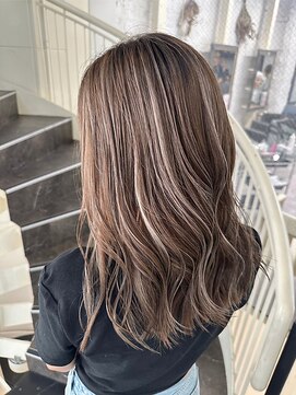 リア(riah) 立体感カラー/ハイライト/ロング