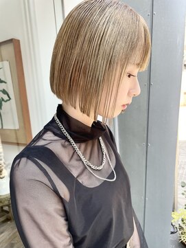 ヌード(NUDE) NUDEハイトーン ダブルカラー切りっぱなしボブ 前下がりボブ