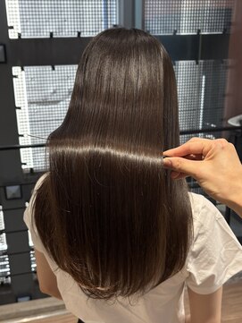 ディプティモイラ(dipty MOILA) 乾かすだけでまとまる圧倒的なツヤ髪