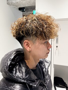 ルーシー 渋谷(LUCEY) スペインカールハイライトスパイラルパーマフェード極道パーマ