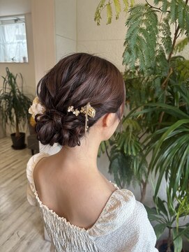 【 大人可愛い☆】お呼ばれシニヨンヘア　八戸