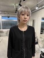 イー(Ii)&nbsp;ホワイトブロンド/ウルフカット