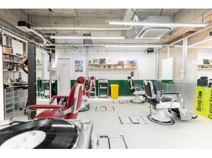 ノーキャップバーバーショップ 十三(NO CAP BARBER SHOP)の写真